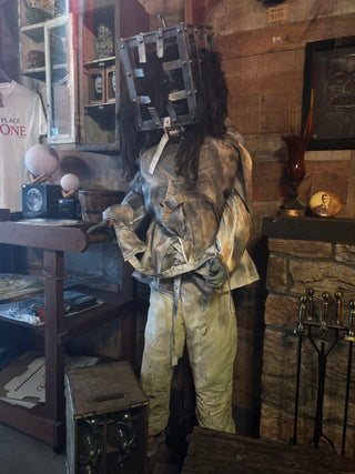 Jackal - Thir13en Ghosts - animatronic recreation