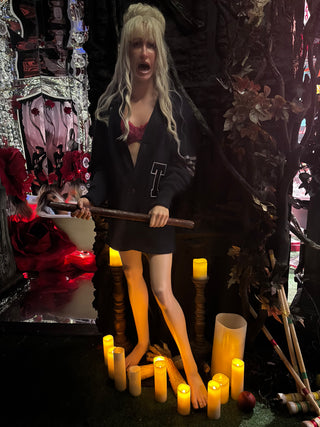 Paris Hilton House of Wax movie - Life Size Wax Figure